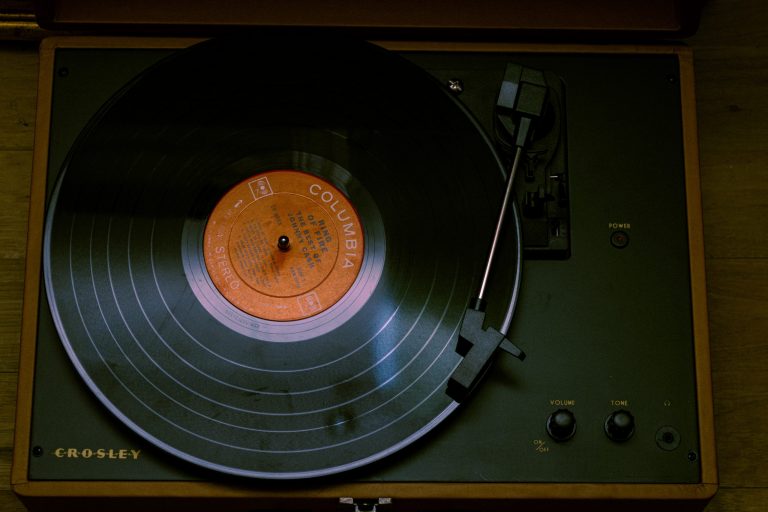 when were record players popular