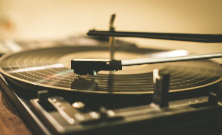 when were record players popular