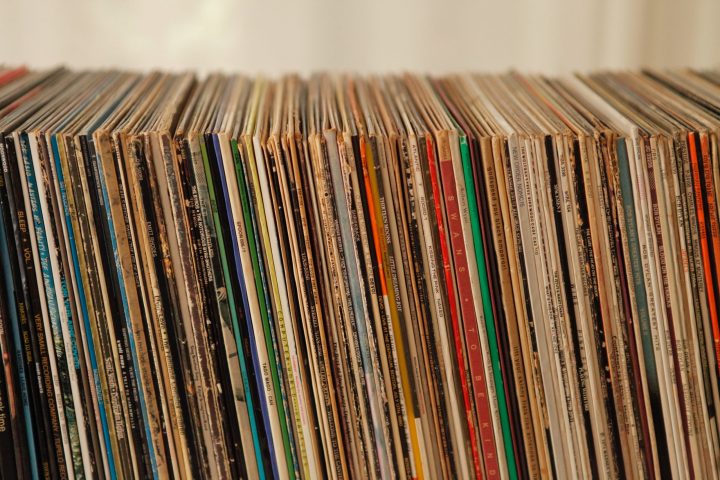 A Full Guide on How To Fix a Warped Record