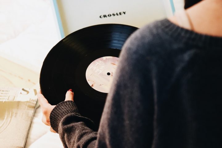 A Full Guide on How To Fix a Warped Record