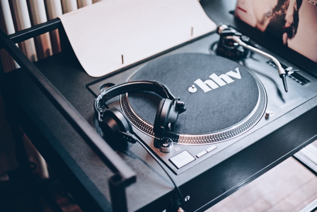 what is a turntable