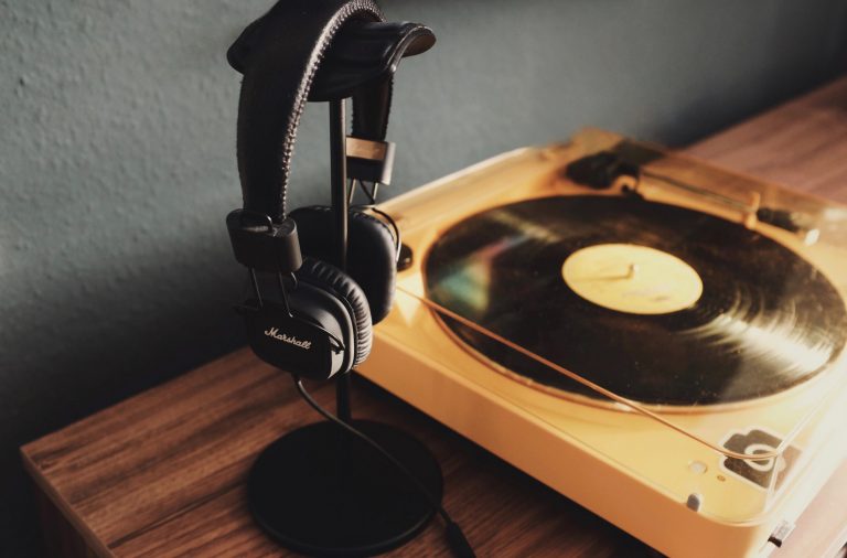 Best Headphones for Vinyl
