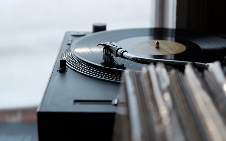 1 by one record player