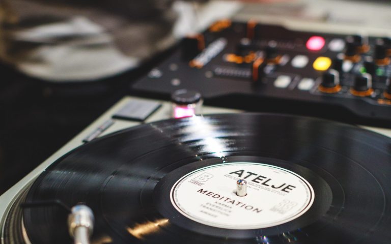 dj turntables for beginners