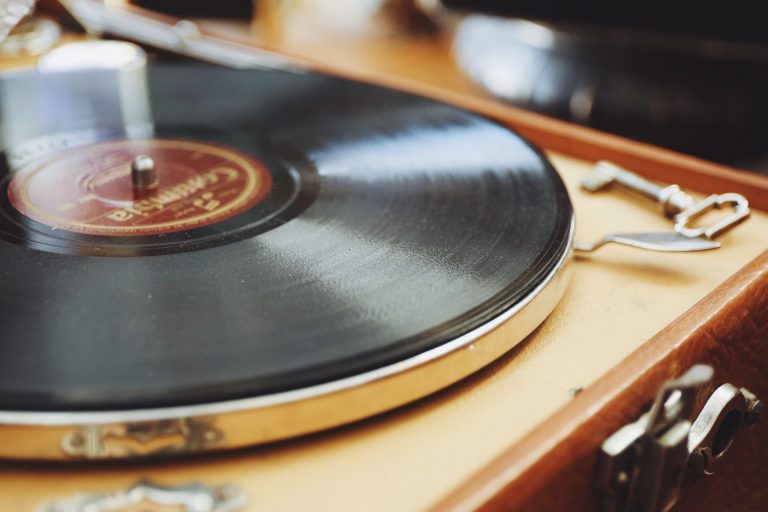 record player not spinning