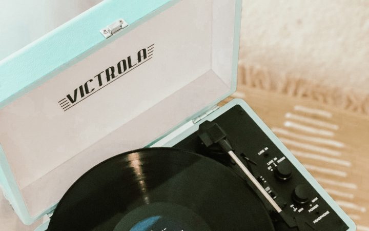 victrola record player skipping