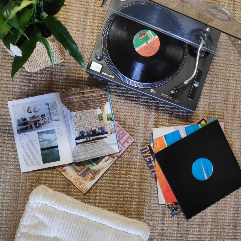 byron statics record player