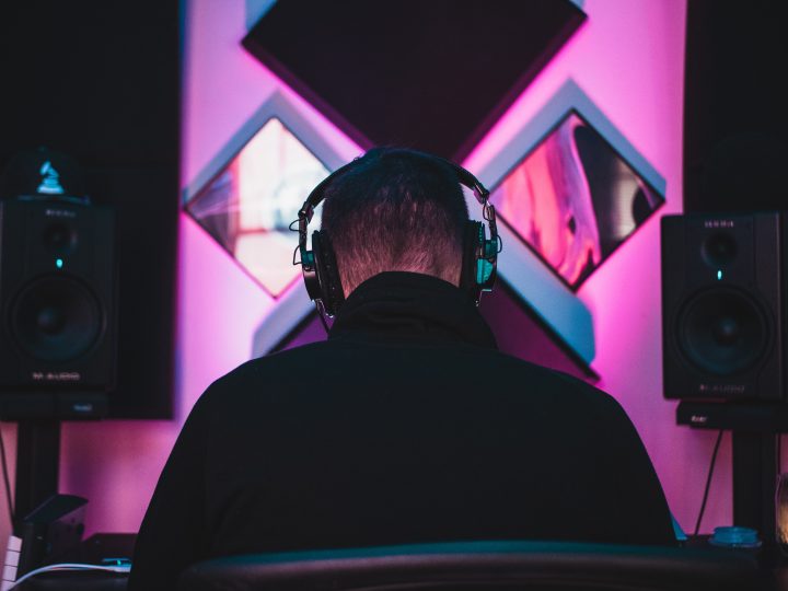 Best Headphones for EDM