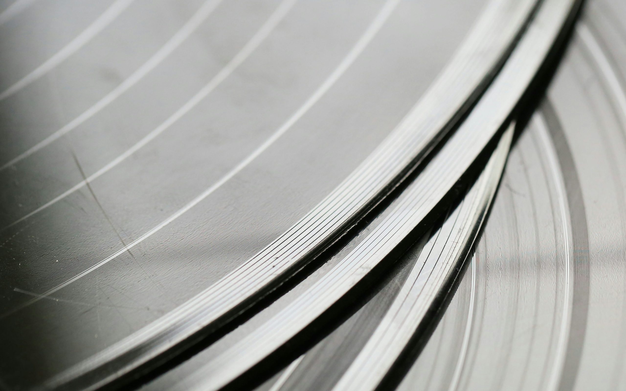 a stack of metal plates stacked on top of each other